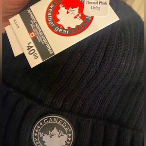 NWT Canada weather gear black hat with thermal plush lining